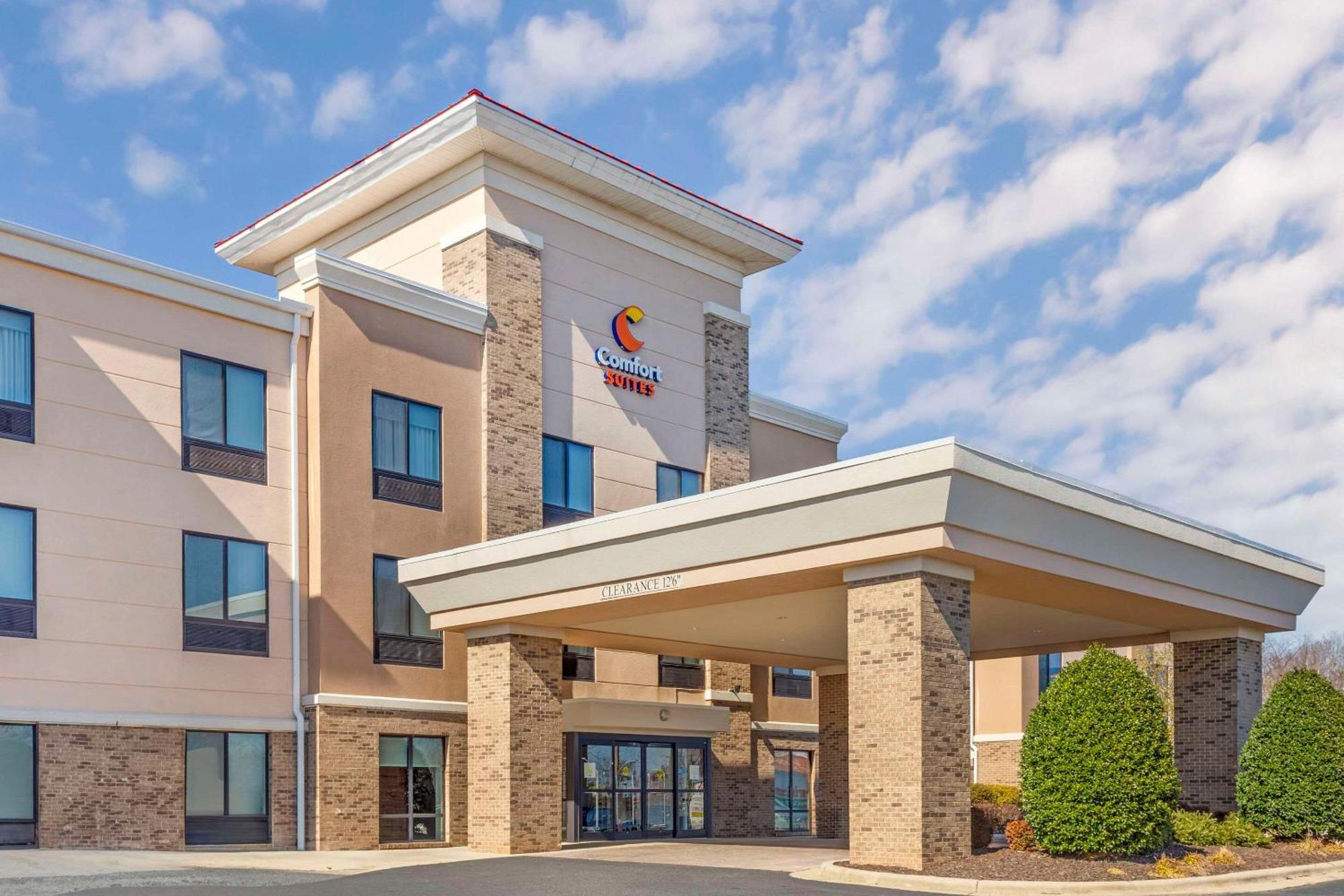 Comfort Suites Whitsett - Greensboro East Exterior foto